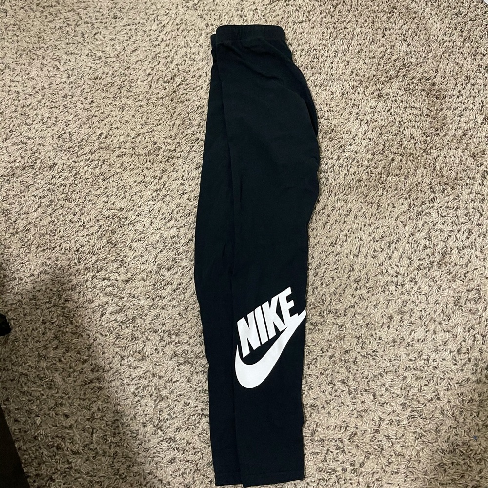 ⭐️Nike Leggings⭐️